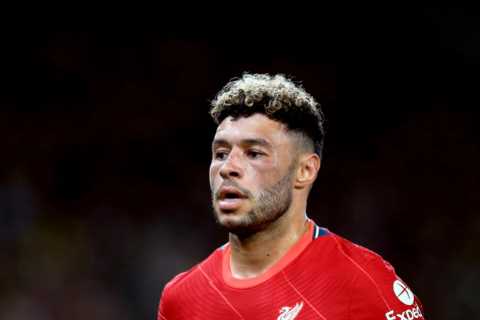 Liverpool ‘put Alex Oxlade-Chamberlain up for sale in transfer window with Reds to take £25m loss on ex-Arsenal man’