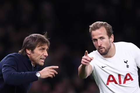 Harry Kane ready to open Tottenham contract talks in sensational U-turn after Man City transfer fell through last summer
