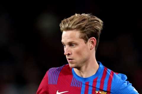 Man Utd believe they can seal Frenkie de Jong transfer for £50m as Ten Hag picks Barcelona ace as Paul Pogba replacement