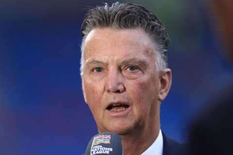 Van Gaal sticks spanner in Man Utd’s De Jong transfer plans by claiming he is worth almost TWICE their offer