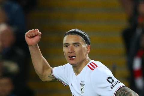 Man Utd ‘in contact with Darwin Nunez agent’ in bid to hijack Liverpool transfer – but striker prefers Anfield move