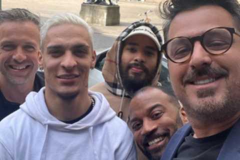 Ajax star Antony meets with agent and entourage in Amsterdam after Man Utd ‘launch £38m transfer bid’
