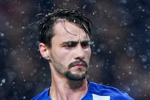 Arsenal transfer for Fabio Vieira confirmed as Porto announce £35m sale of midfielder as Mikel Arteta starts spree