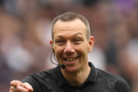 Kevin Friend latest experienced ref to hang up whistle with Prem now relying on new school in the middle next season