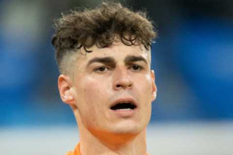 Kepa warns Chelsea to play him or he will seek transfer exit after losing place in team