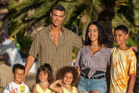 Cristiano Ronaldo to return to Man Utd pre-season training on Monday after return from holiday with Georgina Rodriguez