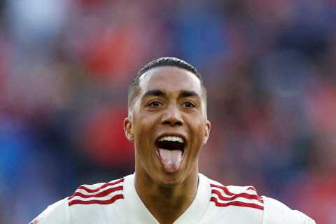 Arsenal ‘agree terms’ with Youri Tielemans as Man Utd and Newcastle join transfer race for Leicester star