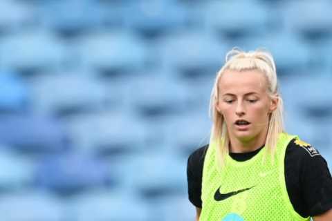 “Emma and Sarina are very similar. We’re all very open and honest. It’s about staying on the goal ahead”, says Bright