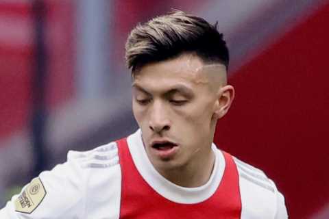 Man Utd ‘launch improved £40m Lisandro Martinez transfer bid and confident of beating Arsenal after talks with Ajax’