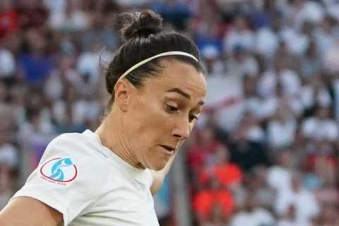 England star Bronze ready to stop new Barcelona team-mates as Lionesses target semis
