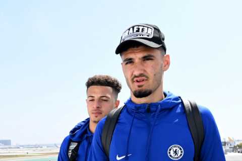 West Ham close in on £30m transfer for Chelsea striker Armando Broja after he leaves US tour to seal move