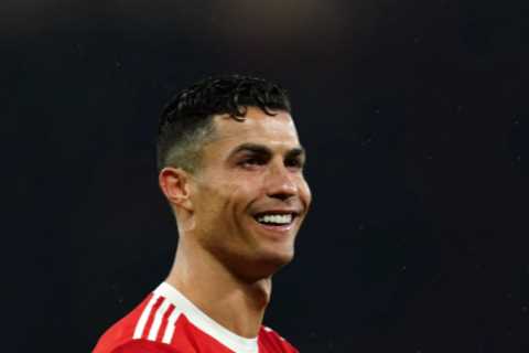 Cristiano Ronaldo ‘willing to take 30 per cent pay cut’ to leave Man Utd with superstar keen on Atletico Madrid transfer
