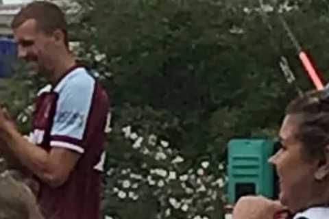 Tomas Soucek spotted walking around barefoot outside London Stadium leaving West Ham fans in hysterics