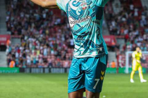 Fans all say the same thing as Southampton new-boy Joe Aribo ‘turns into Maradona’ with stunning solo goal vs Villarreal