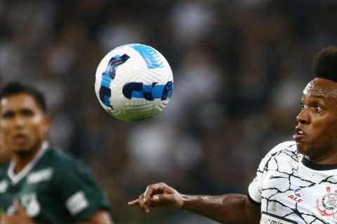Ex-Arsenal and Chelsea star Willian ‘in talks over shock Premier League return with Fulham showing transfer interest’