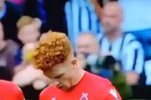 Jesse Lingard and Jack Colback look baffled as they try to read note given to them by manager in Nottingham Forest loss