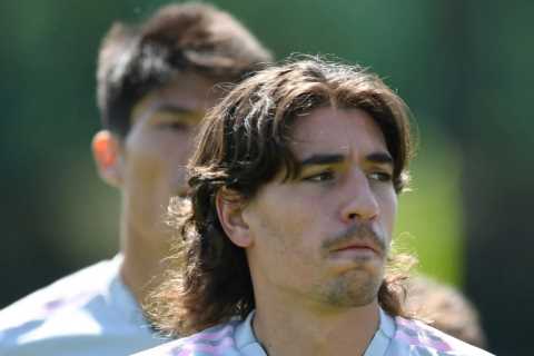 Barcelona ‘line up Hector Bellerin free transfer’ with Arsenal outcast seen as cheap option for right-back slot