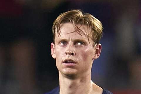 Barcelona slammed for ‘mafia’ treatment of Man Utd and Chelsea transfer target Frenkie de Jong by Rafael van der Vaart