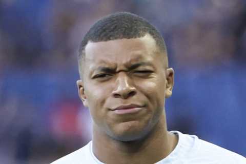 ‘Play, shut up and run!’ – Kylian Mbappe BLASTED by Frank Leboeuf for PSG strop with Chelsea legend ‘ashamed’