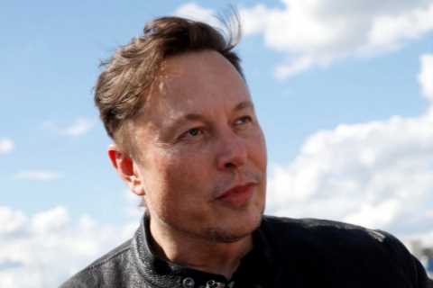 Elon Musk claims he’s buying Manchester United in shock announcement amid Twitter legal battle