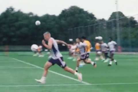Watch Oleksandr Zinchenko ‘put Arsenal squad to shame’ with incredible keep-up technique in training