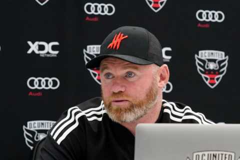 Wayne Rooney predicts shock result for Man Utd vs Liverpool but warns Ten Hag flops against repeating Brentford display