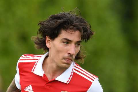 Barcelona to settle for Arsenal outcast Hector Bellerin after being priced out of transfer for ex-Spurs flop Juan Foyth