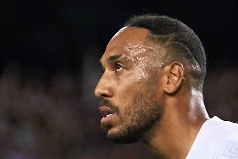 ‘They don’t know what they want’ – Chelsea transfer for Pierre-Emerick Aubameyang ‘panic buy’, claims Emmanuel Petit