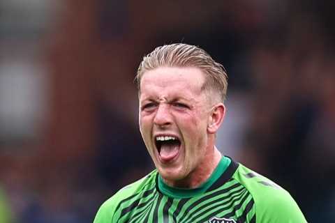 Everton doctors think Jordan Pickford’s thigh injury is caused by his powerful KICKING as England worry before World Cup