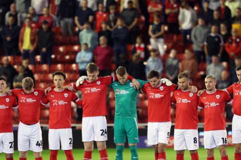 Premier League to have national anthem played before games this weekend along with black armbands in tribute to Queen