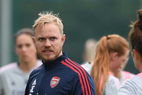 Arsenal boss Eidevall keen on  more WSL matches being played at bigger grounds
