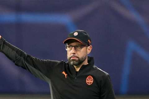 Brighton in talks with ‘ideal replacement’ Roberto de Zerbi to take over from Chelsea boss Graham Potter