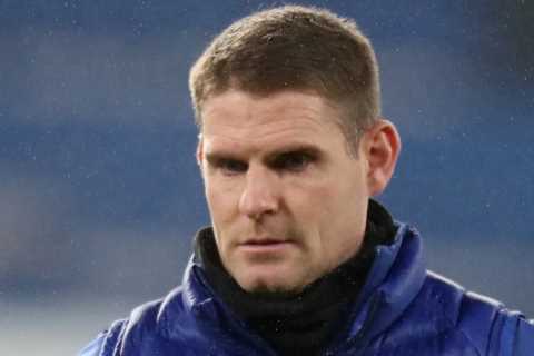 Chelsea coach Anthony Barry on shortlist to become new Huddersfield boss and take up first managerial position