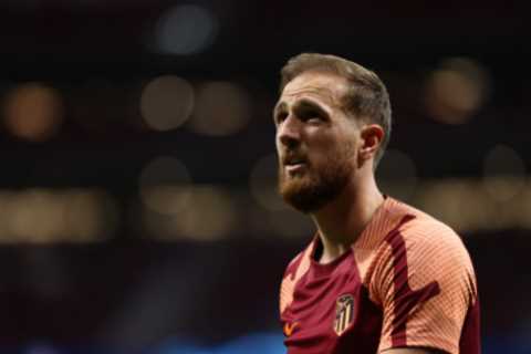 Man Utd in Jan Oblak transfer boost as Atletico Madrid eye Aston Villa star Emi Martinez as goalkeeper’s replacement