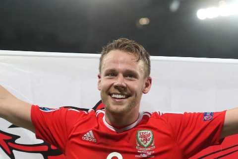Wales legend Chris Gunter ready to swap League Two for World Cup this winter after dropping down to play for Wimbledon