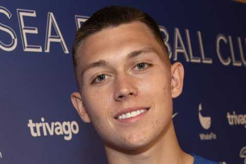 Chelsea new-boy Gabriel Slonina to fly into London and link up with Blues this week following £12m summer transfer