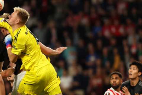 ‘I’m shouting at the TV’ – Arsenal legend Martin Keown slams THREE Gunners stars for horror role in PSV defeat
