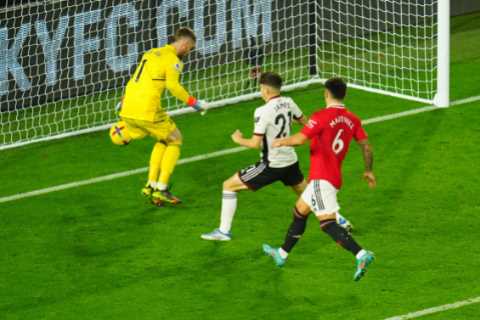 Fans all saying the same thing as Dan James comes back to haunt old club with Fulham goal against Man Utd