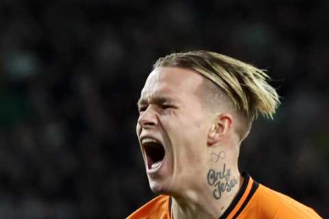 Arsenal told to pay £88.8m to land Mykhaylo Mudryk transfer as Shakhtar Donetsk compare him to Antony, Grealish & Sancho