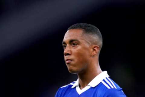 Arsenal in Youri Tielemans transfer blow as Leicester chiefs ‘believe they can convince midfielder to sign new deal’