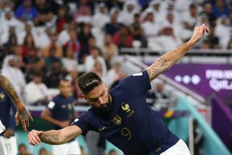 ‘Who taught you that, bro?’ – Mesut Ozil responds to Olivier Giroud after ex-Arsenal star scores with his trademark chop