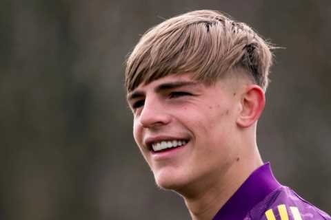Man Utd set for huge boost with THREE players returning from injury when Premier League resumes after World Cup