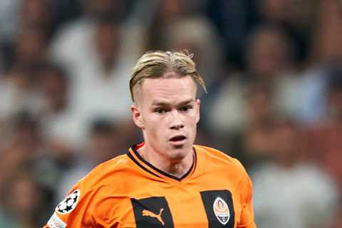 Arsenal start Mykhaylo Mudryk transfer talks but want Shakhtar Donetsk to lower £85m asking price over January move