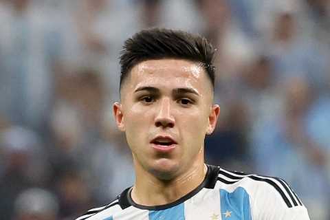 Man Utd and Liverpool must SMASH transfer record to land Enzo Fernandez as Benfica name their price for World Cup star