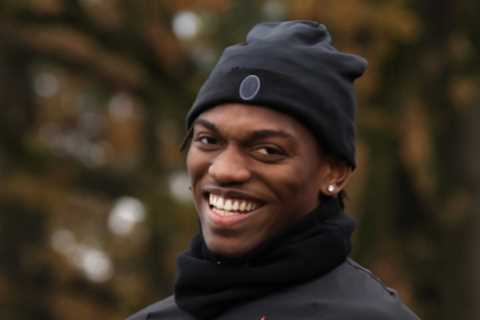 Arsenal and Man Utd fans in hilarious transfer tug-of-war over Rafael Leao as they keep changing star’s Wikipedia