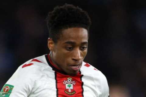Man Utd and Chelsea in Kyle Walker-Peters transfer fight as Erik ten Hag targets shock move for Southampton full-back