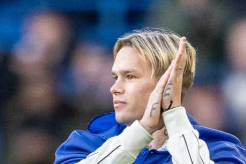 Reason Arsenal pulled out of Mykhailo Mudryk transfer revealed… with Mikel Arteta happy for him to go to Chelsea