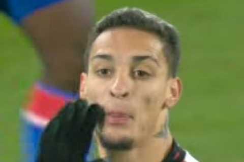 Antony and Bruno Fernandes clash in fiery bust-up during Man Utd’s draw with Crystal Palace