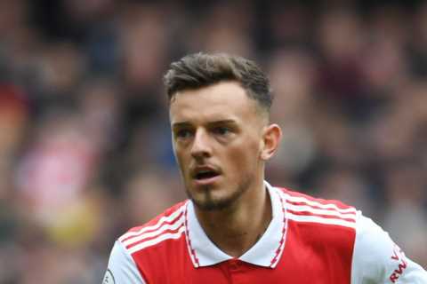 Arsenal fans demand ‘lifetime contract’ for ‘gem’ Ben White after hysterical response to Man City question