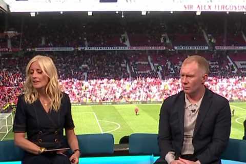 Man Utd fans hail Ten Hag as ‘genius’ after simple tactical tweak against Everton results in goal
